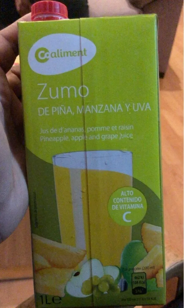 Zumo de piña manzana y uva