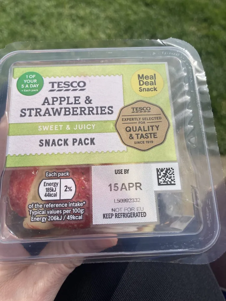 Apple & Strawberries Snack Pack