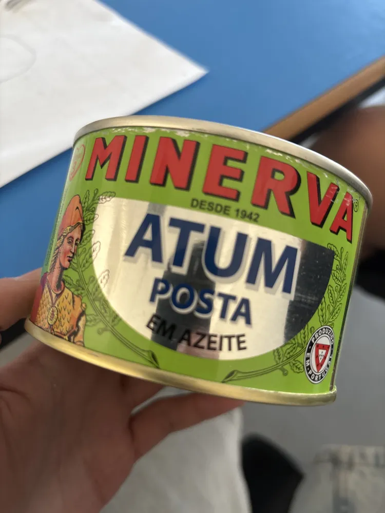 Atum posta em azeite