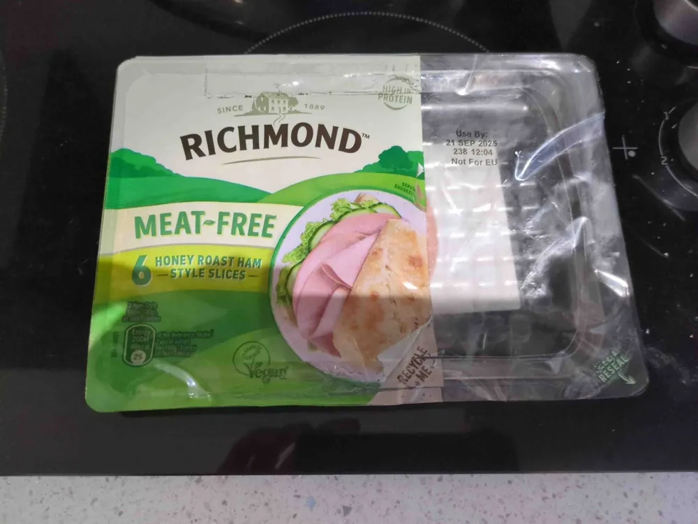 Meat free honey roast ham style slices