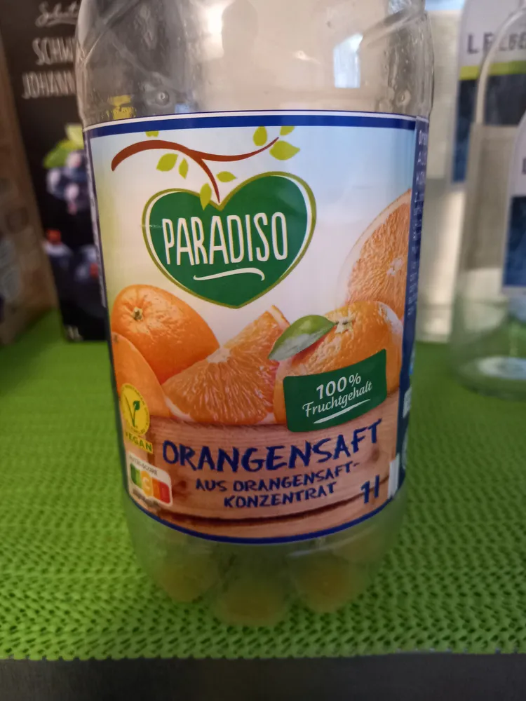 Orangensaft aus Orangensaftkonzentrat