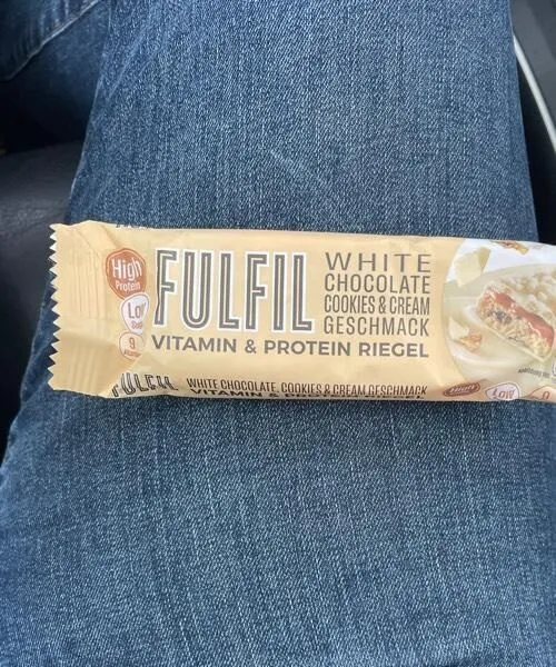 White Chocolate Cookies & Cream Protein Riegel