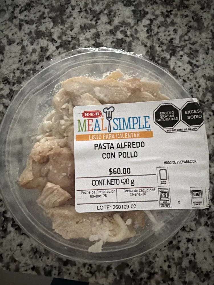 Pasta Alfredo con Pollo