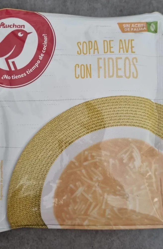 Sopa de ave con fideos