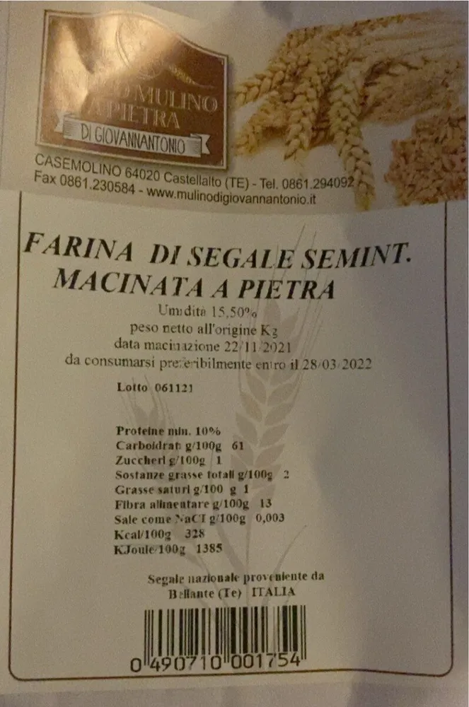 Farina di segale macinata a pietra