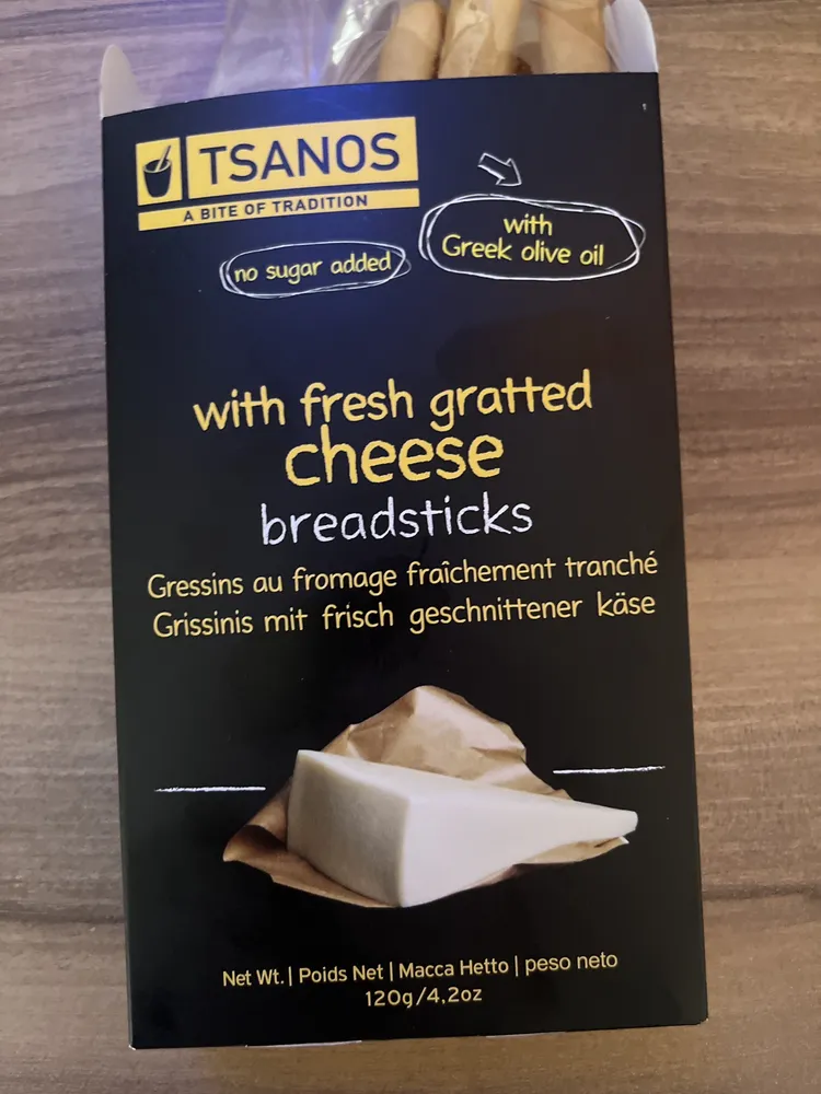With fresh gratted cheese breadsticks