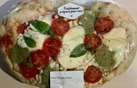 Pinsa à la tomate et au pesto