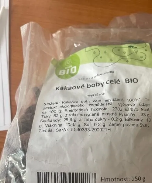 Kakaové boby celé