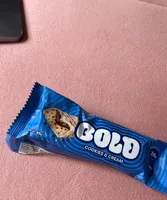 BOLD cookies and cream protein bar