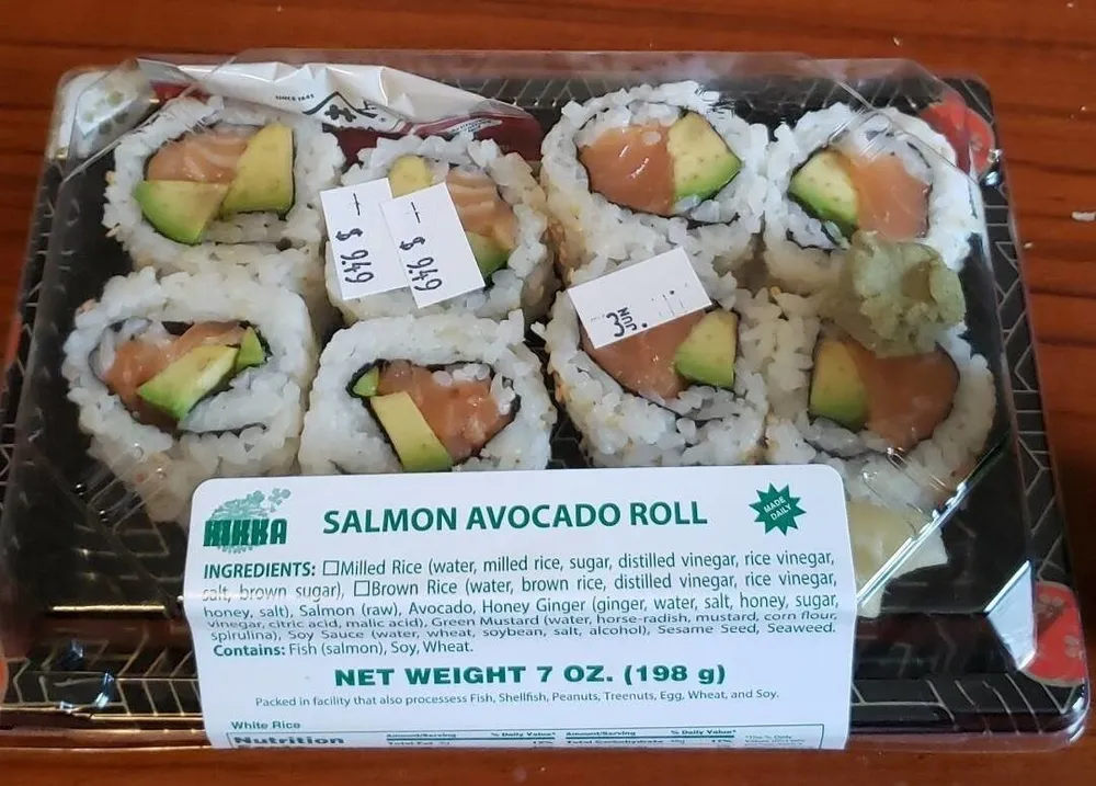 SALMON AVOCADO ROLL