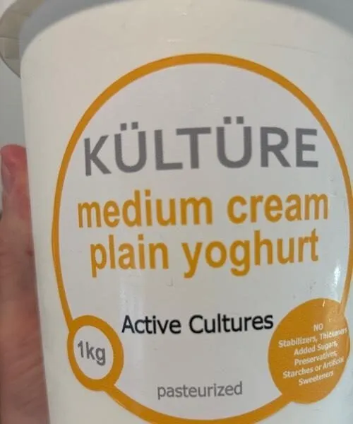 Medium cream plain yogurt