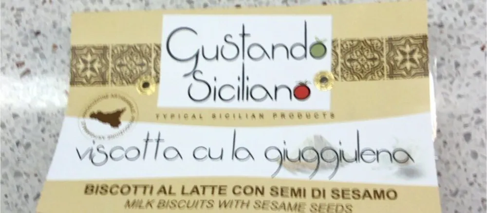 Biscotti al latte con semi di sesamo