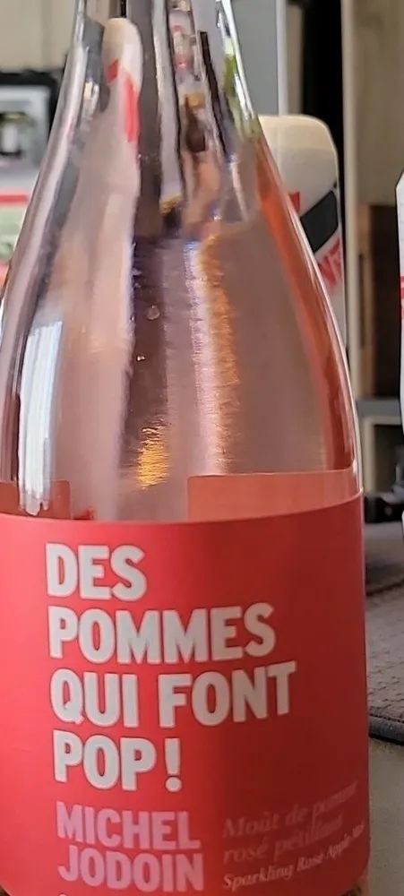 Moût de pommes rosé pétillant