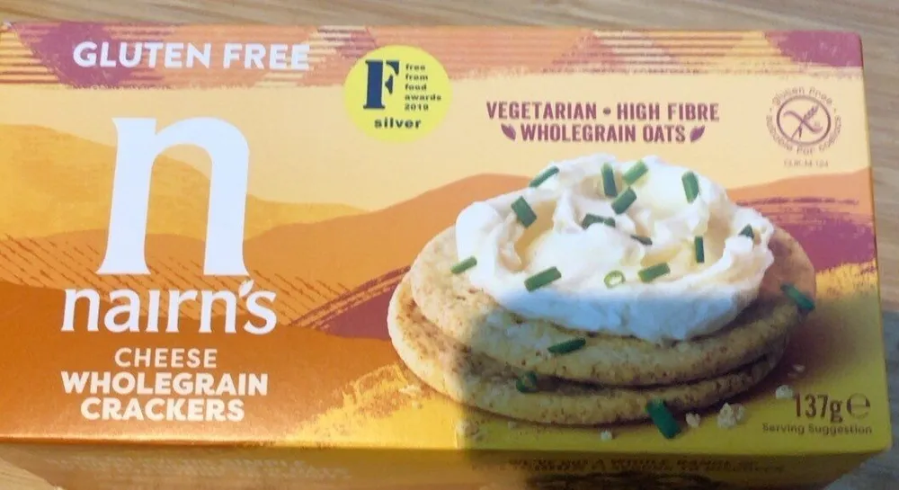 Cheese wholegrain crackers