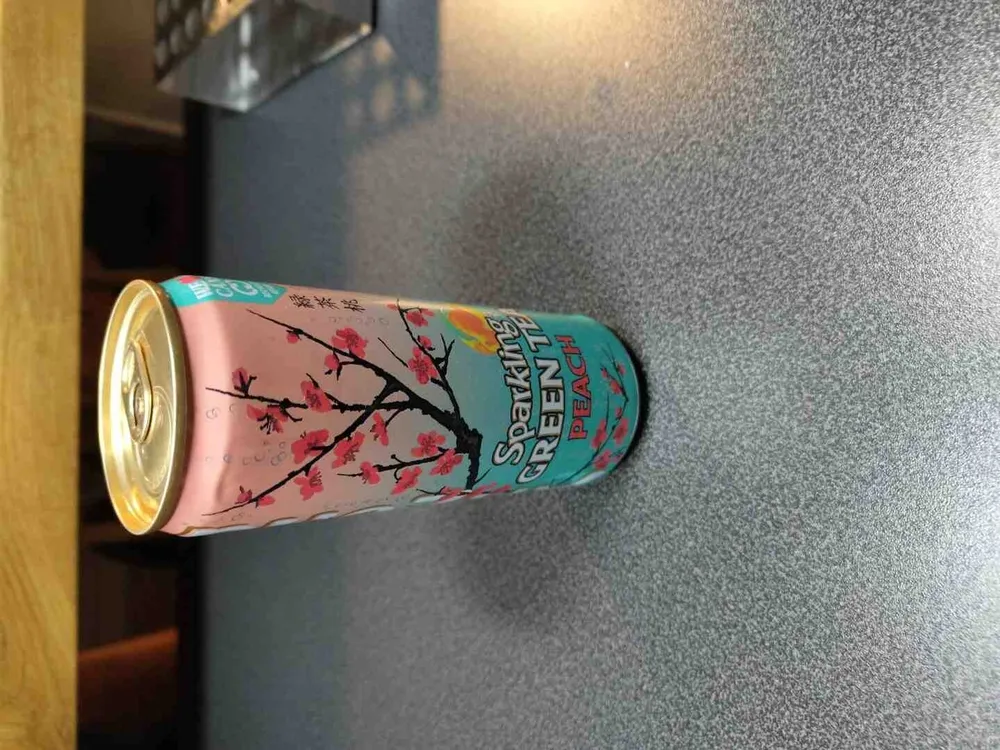 Sparkling green tea peach