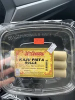Kaju Pista Rolls