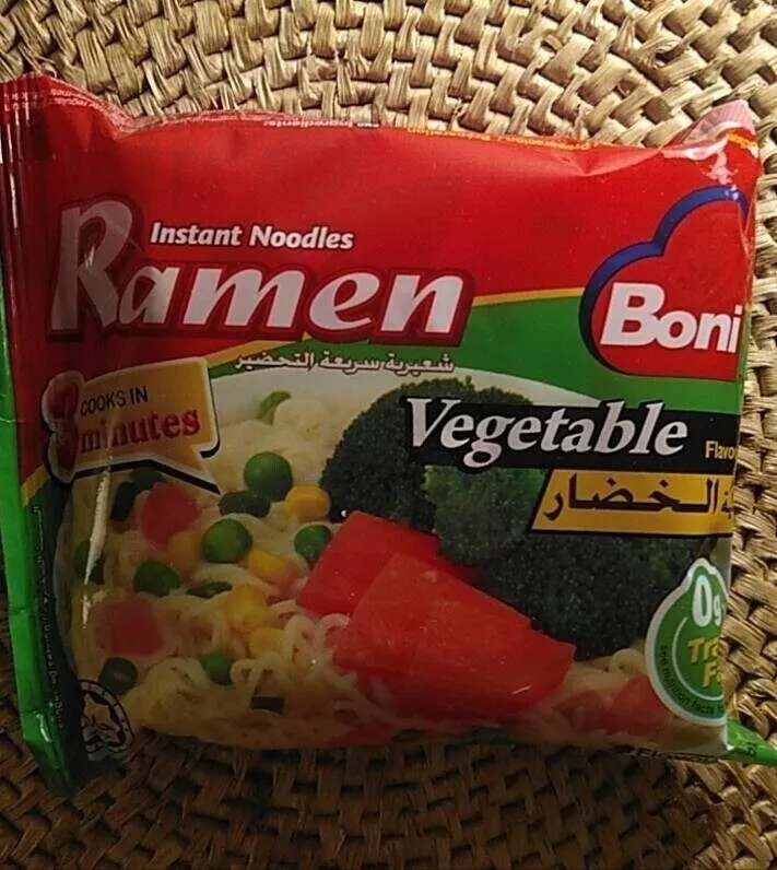 Ramen instant noodles vegetable flavour