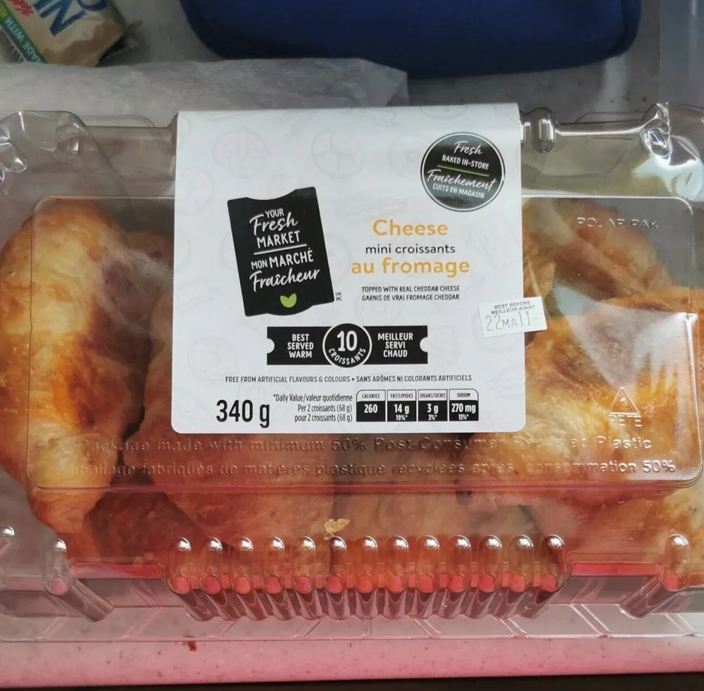 Cheese mini croissants