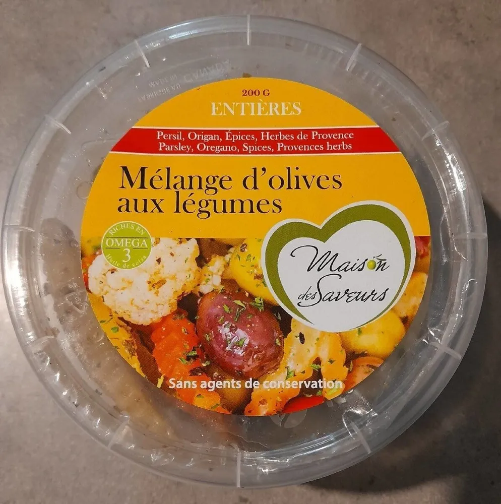 Mélange d'olives aux légumes