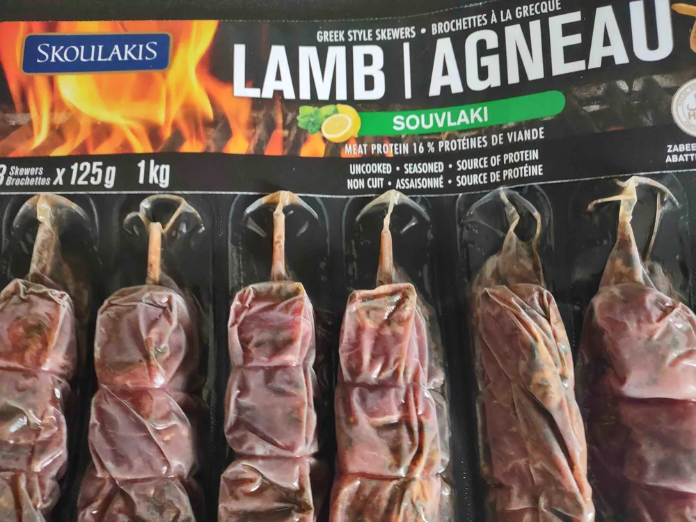 Lamb souvlaki agneau