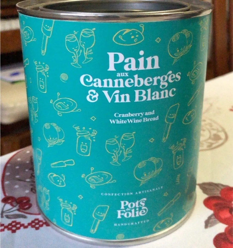 Pain aux canneberges et vin blanc