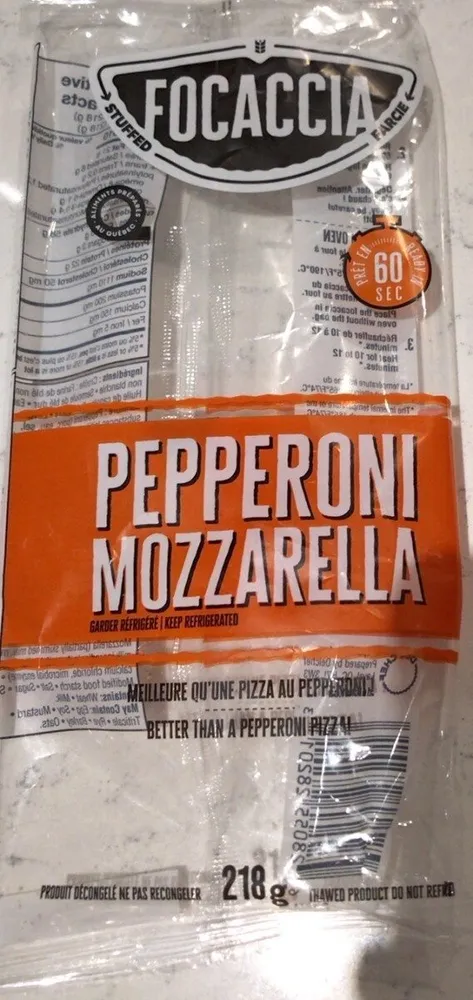 Focaccia pepperoni mozzarella