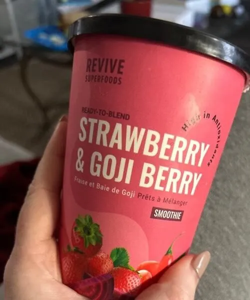 Strawberry & Goji Berry Smoothie