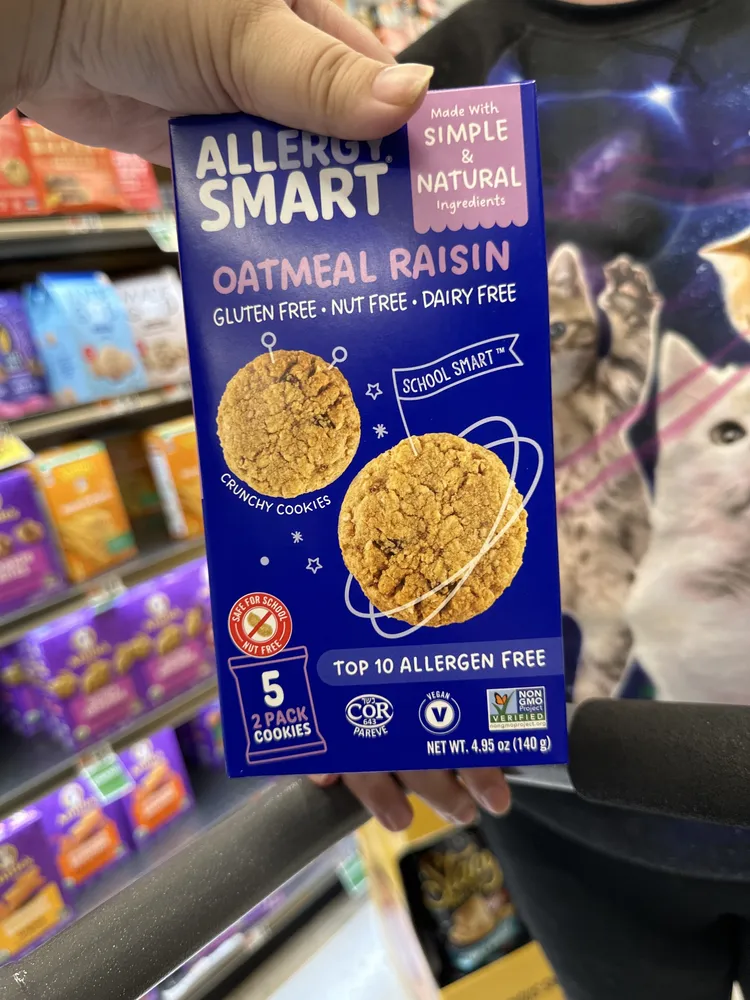 Oatmeal Raisin Crunchy Cookies