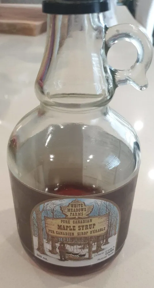 Pure canadian maple syrup