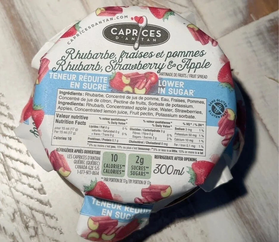 Rhubarbe fraises et pommes
