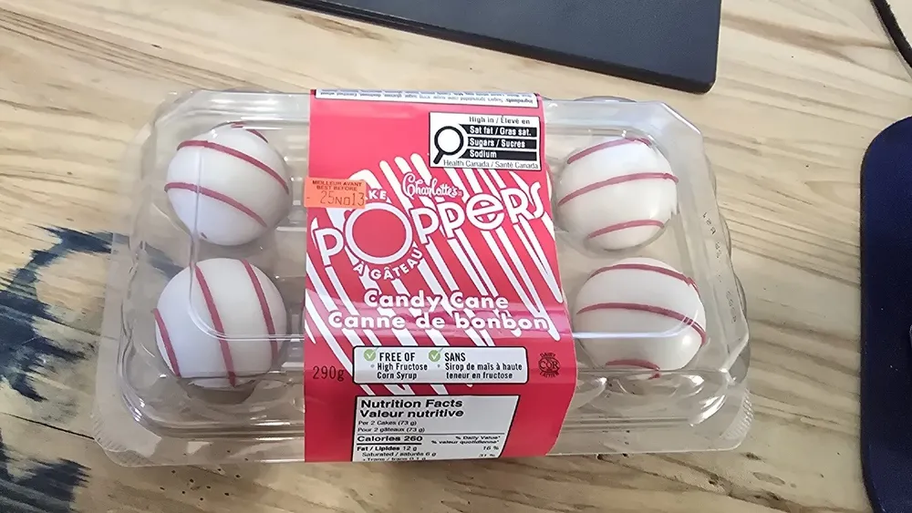 Candy Cane Cake Poppers