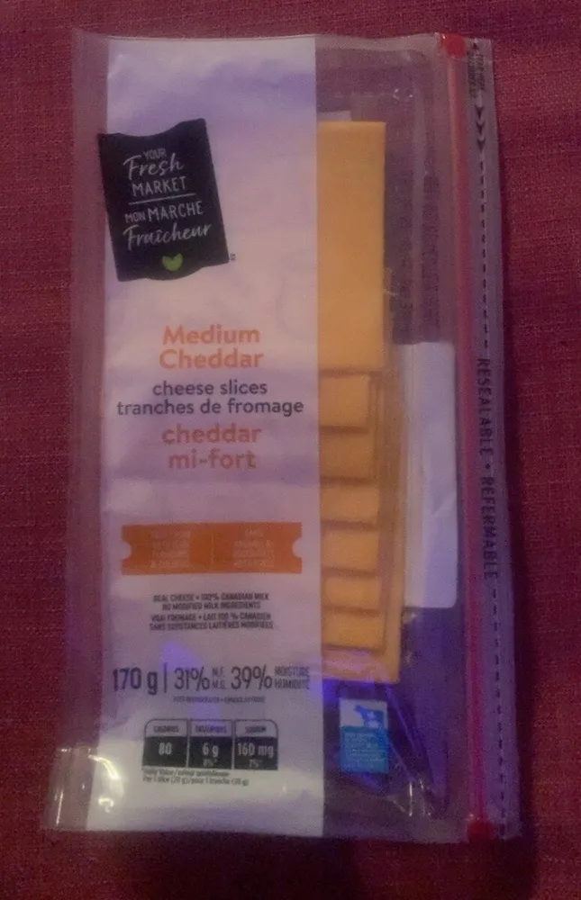 Medium Cheddar cheese slices