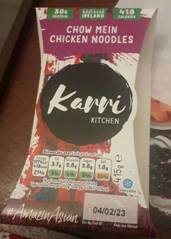 Chow mein chicken noodles
