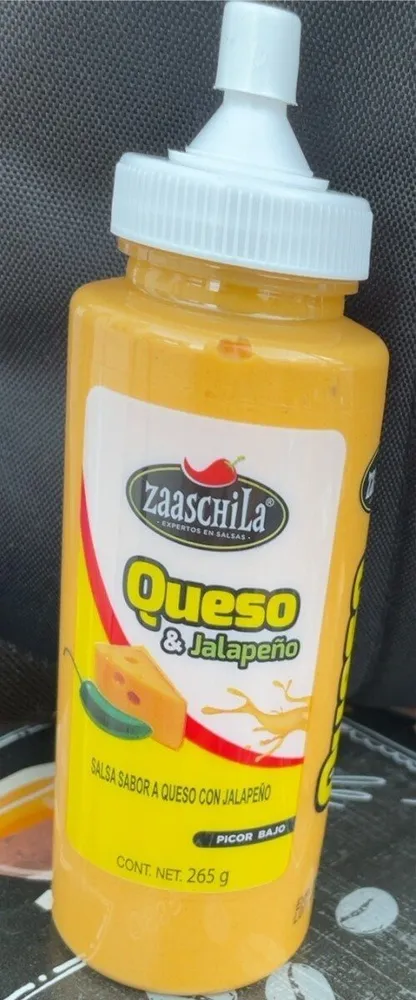 queso y jalapeño