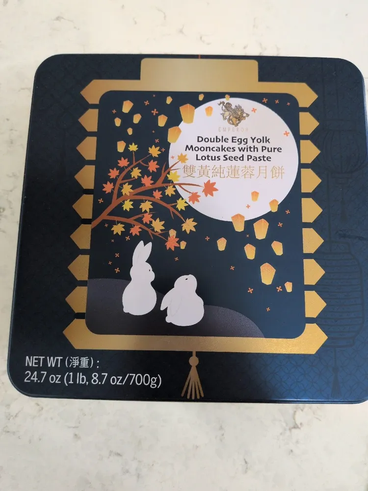 Double Egg Yolk With Pure Lotus Seed Paste