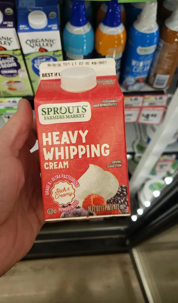 Sprouts Heavy Whipping cream 16 oz