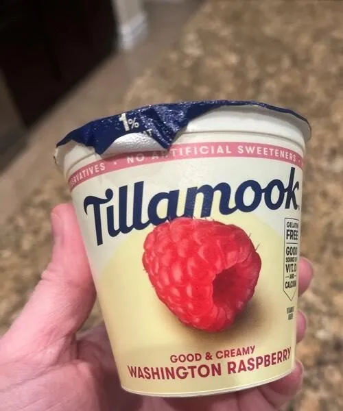 Raspberry yogurt