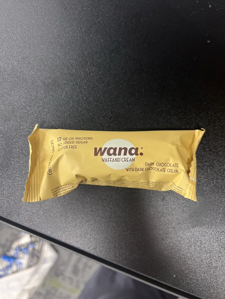 Wana Waffand Cream - Dark Chocolate With Dark Chocolate Filling