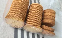 Duo garni de Galettes Fines et de Caramels