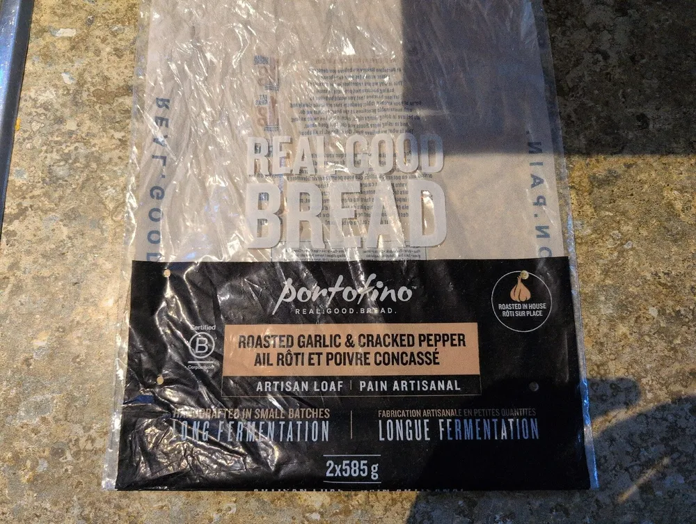 Roast Garlic & Cracked Pepper Artian Loaf