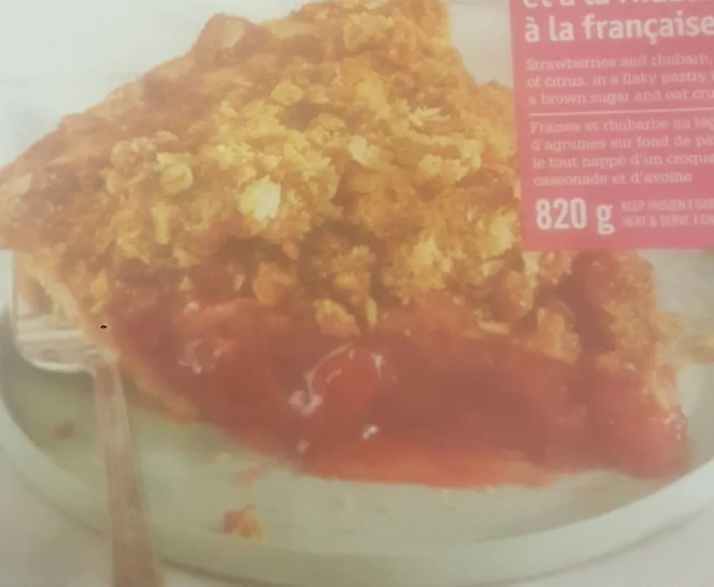 Strawberry rhubarb crumble pie