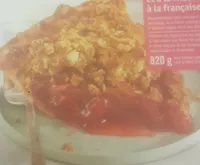 Strawberry rhubarb crumble pie