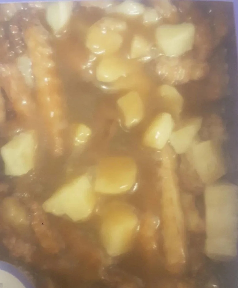 Classic poutine