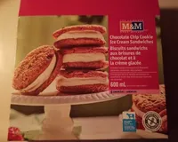 Biscuits sandwichs aux brisures de chocolat à la crème glacée