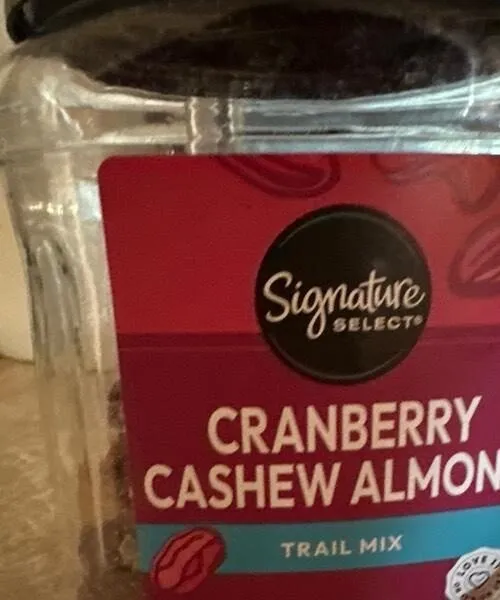 Cranberry cashew almond trail mix