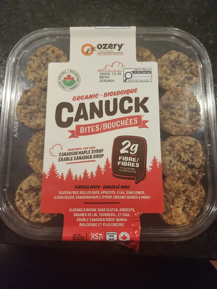 CANUCK BITES/BOUCHÉES
