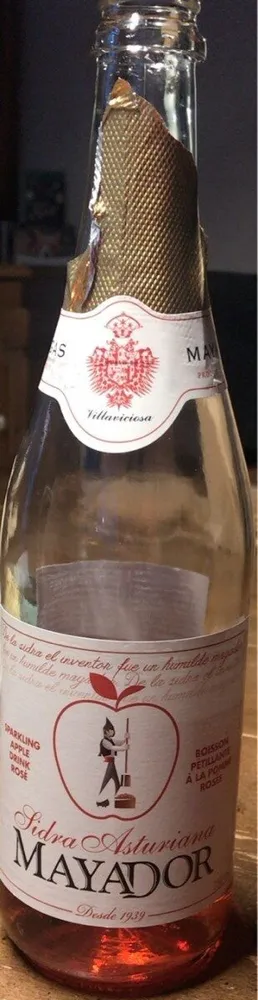 Sparkling apple drink rosé
