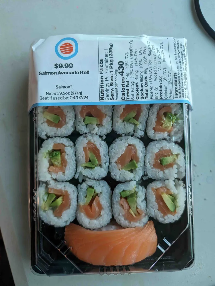 Salmon avocado roll