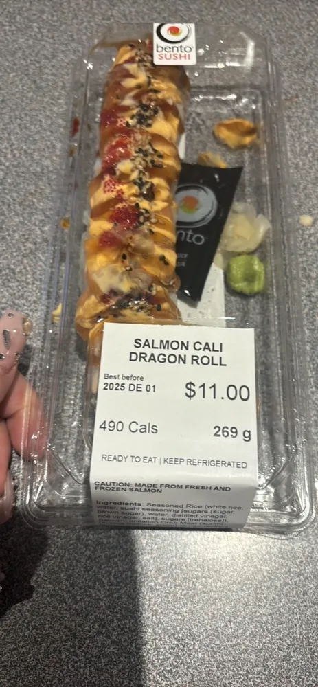 SALMON CALI DRAGON ROLL