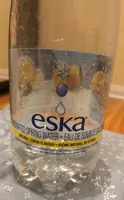 Eau de source gazéifiée